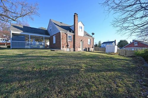 221 Harvest Ln, Cincinnati OH exterior