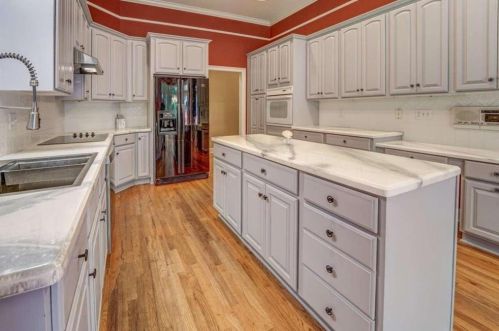 1900 Lancaster Dr, Conyers GA  30013-6442 exterior