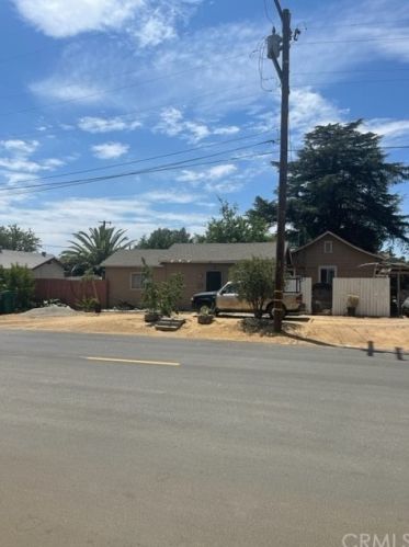535 9th St, Beaumont, CA 92223-5935
