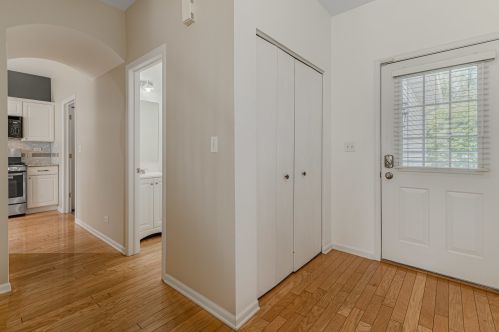 608 Esla Ct, Naperville, IL 60563-1292