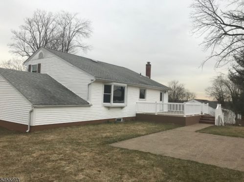 15 Parker Ave, Cedar Knolls, NJ 07927-1534