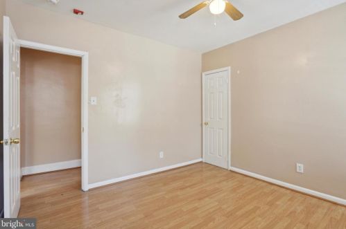 900 5 St, Philadelphia PA 19123-1455 exterior