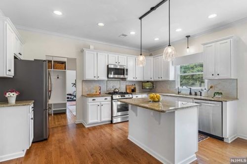 4 Morgan Ct, Dover NJ  07869-1445 exterior