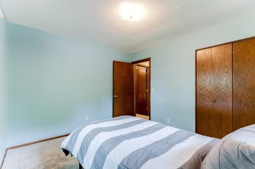 517 Fairfield Dr, Saint Paul MN  55112-6510 exterior