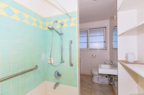 831 16 Ave, Honolulu HI  96816-4126 exterior