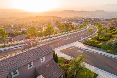 16849 Ridge Cliff Dr, Riverside CA  92503-0251 exterior