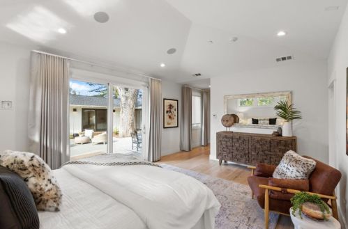 1330 Fairway Dr, Los Altos CA 94024-5358 exterior