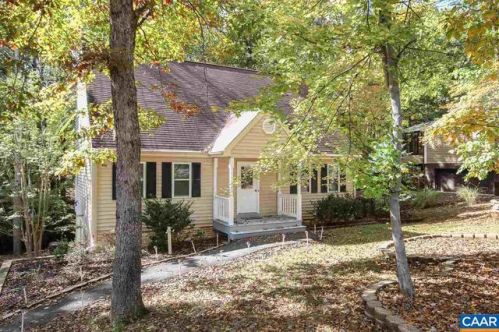 11 Rassawek Ct, Bybee, VA 22963-2610