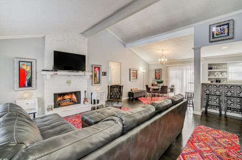 729 Stewart Cir, Marietta, GA 30064-2169