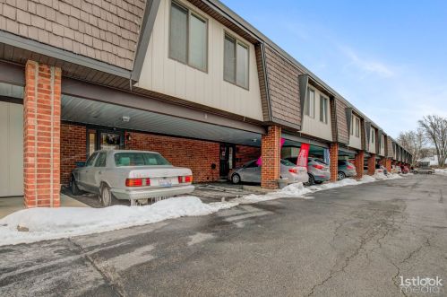 8 Cour La Salle, Palos Hills, IL 60465-2408