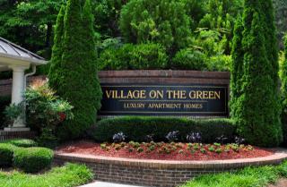 2975 Continental Colony Pkwy, Atlanta GA  30331-0904 exterior