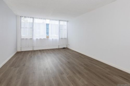 755 Mcneill St, Honolulu, HI 96817-4224