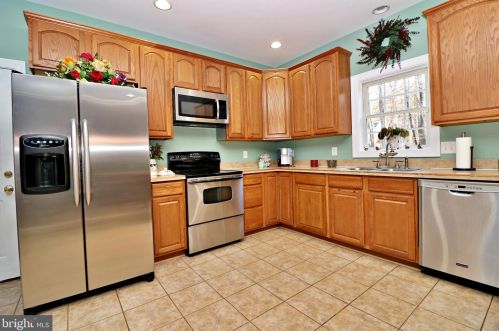 1756 Johnnycake Ln, Harpers Ferry WV 25425-6078 exterior