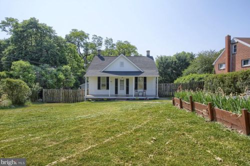 388 Summers St, Harrisburg, PA 17113-2655