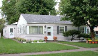 336 Guyer St, Hobart, IN 46342-2946