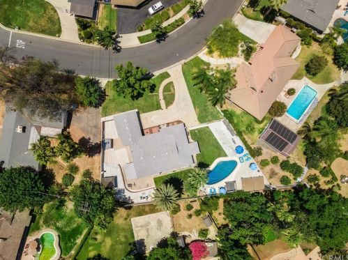 2321 Daventry Rd, Riverside CA  92506-1531 exterior
