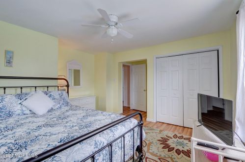 16 Pennsylvania Ave, Lavallette NJ 08735-2437 exterior