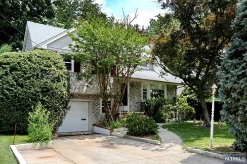 115 Chadwick Rd, Teaneck, NJ 07666-4203