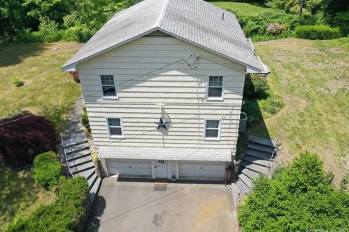 81 Park Rd, Woodbury, CT 06798-3535
