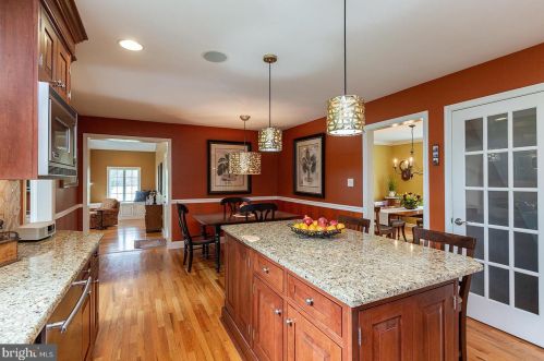 2006 Rachael Dr, Lancaster PA  17601-3655 exterior