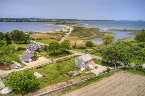 148 Fogland Rd, Tiverton, RI 02878-5026