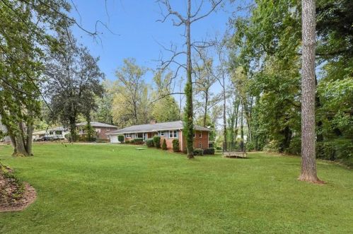 2777 Hedgewood Dr, Atlanta GA  30311-1231 exterior