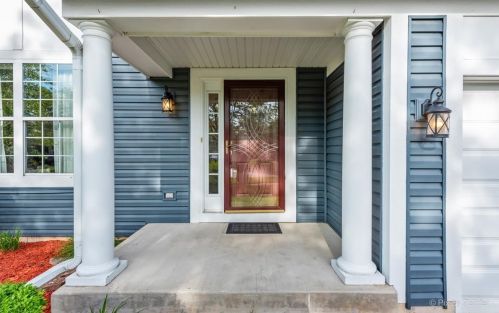 9692 Sheldon Rd, Huntley, IL 60142-2415