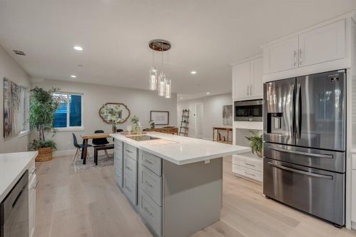 1709 Golden Hills Dr, Milpitas CA 95035-5002 exterior