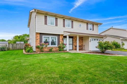 19 Stevenson Dr, Glendale Heights, IL 60139-2052