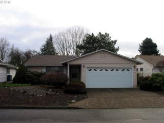 560 Columbia Dr, Woodburn, OR 97071-4424