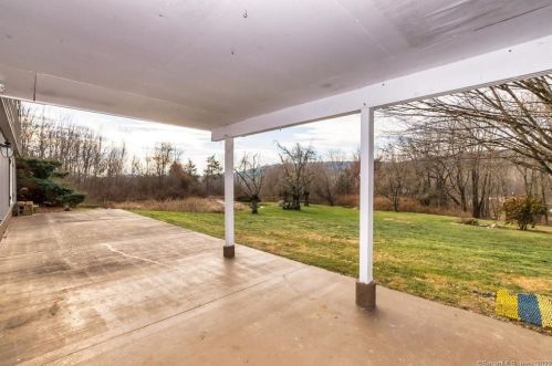 47 Day St, Granby CT  06035-2901 exterior