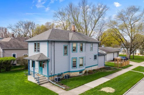 29 Harrison St, Batavia, IL 60510-1801