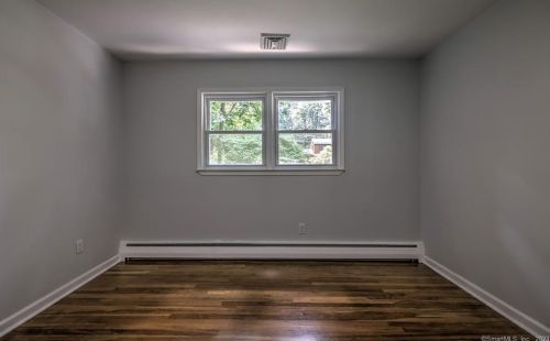 34 Brookwood Ln, Huntington CT  06484-2051 exterior