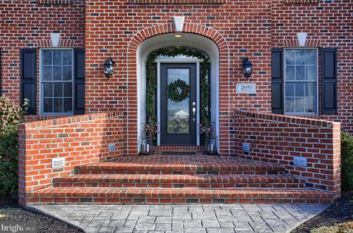 2693 Mayfair Ln, York, PA 17408-9066