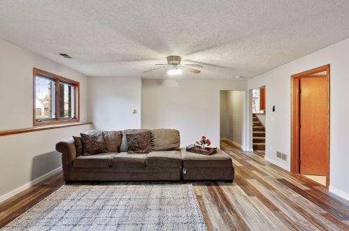 1131 Goodview Ave, Saint Paul MN  55128-6129 exterior