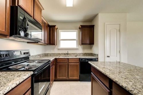 1613 Park Trails Blvd, Princeton TX  75407 exterior