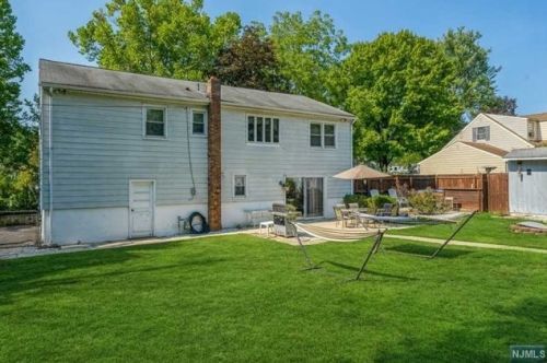 23 Meadow Ln, Hackettstown NJ  07840-4115 exterior