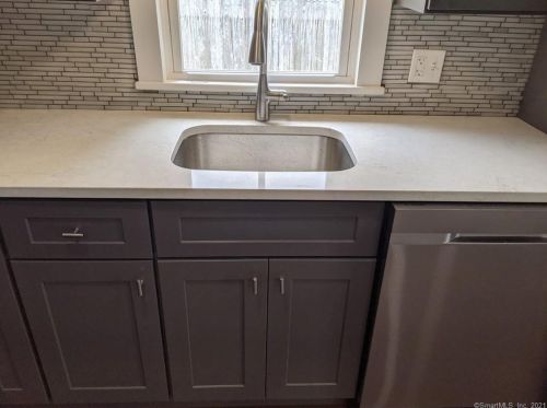 36 Catlin Pl, Huntington CT  06484-4404 exterior