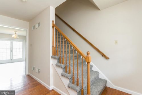 2728 Sparrow Dr, York, PA 17408-4269