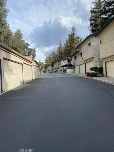 5736 Skyview Way, Calabasas, CA 91301-5701