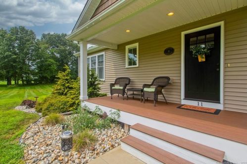11 Mahoney Rd, East Windsor, CT 06088-9718