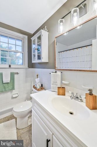 27 Lochatong Rd, Trenton NJ 08628-1608 exterior