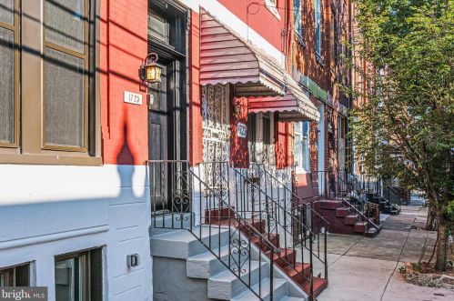 1725 28th St, Philadelphia, PA 19145-1711