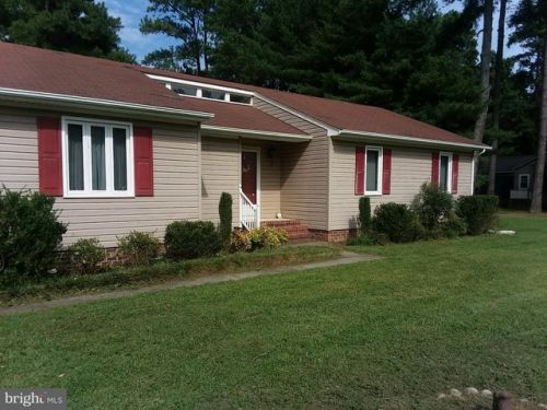 217 Revelle Rd, Tappahannock, VA 22560-5243