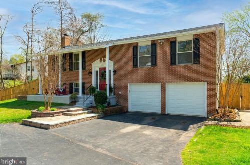 6901 Raspberry Plain Pl, Springfield, VA 22153-1402