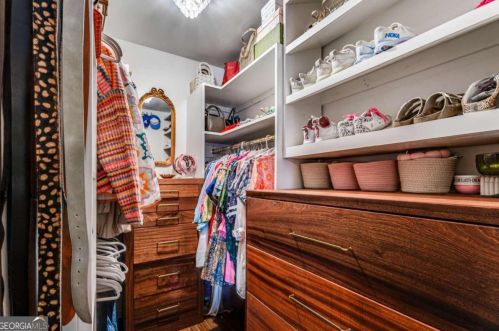 400 Breakwater Rdg, Atlanta GA  30328-1808 exterior