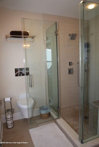 1607 3rd Ave, Tinton Falls NJ 07712-5721 exterior