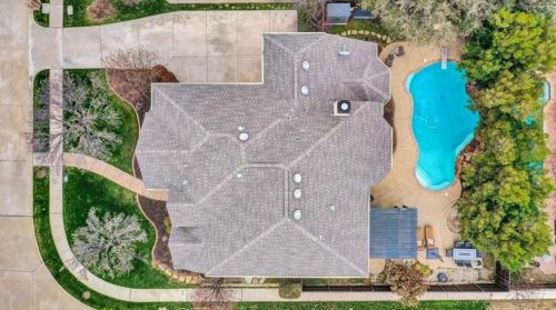 2540 Grn Oak Dr, Carrollton TX 75010-4221 exterior