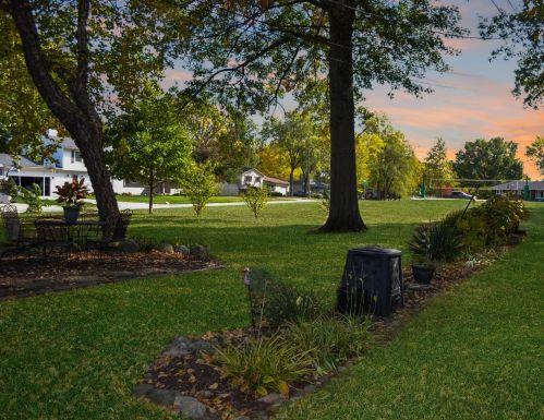 204 Somerset Dr, Valpo, IN 46383-2480