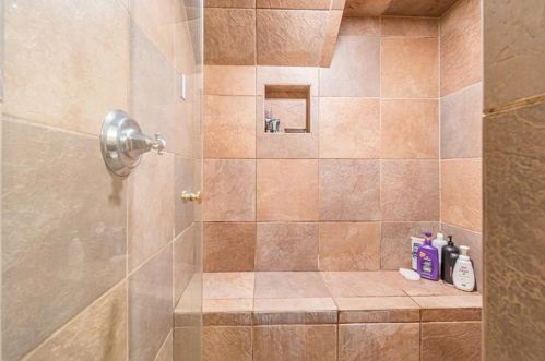 2101 Bohler Rd, Atlanta GA  30318-1515 exterior